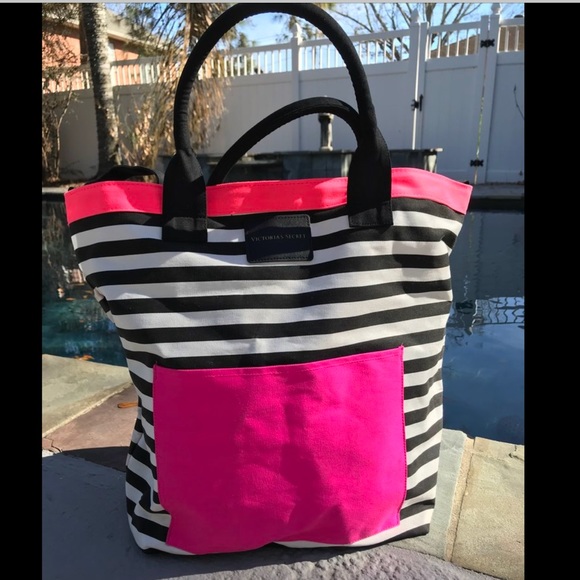 Victoria's Secret Handbags - Victoria secret bag!🌺💞